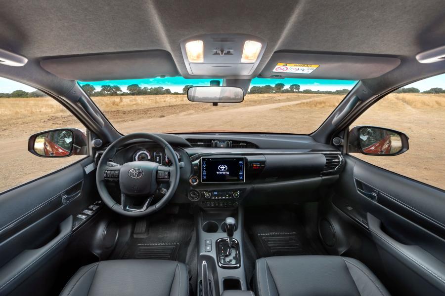 Торпедо Toyota Hilux Legend Raider Double Cab 2018 года  (ES) (фото 14 из 40)